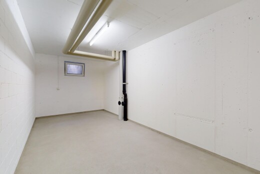 leerer raum mit inside property, keller, betonboden, concrete floor, und betonblockwand