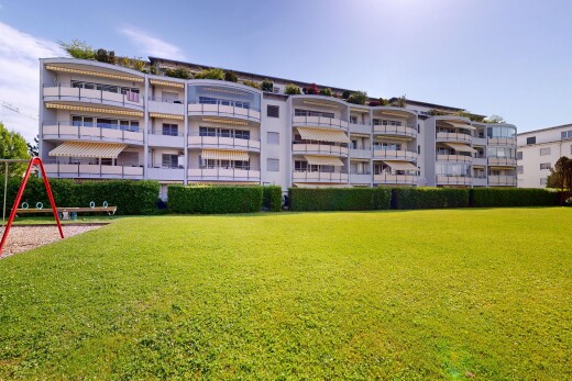 extérieur du bâtiment avec vue sur le complexe d'appartements, apartment complex view, from community, et day time