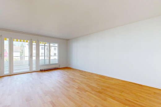 leerer raum mit holzfußboden, wood finish floor, inside property, natürliches licht, und natural light