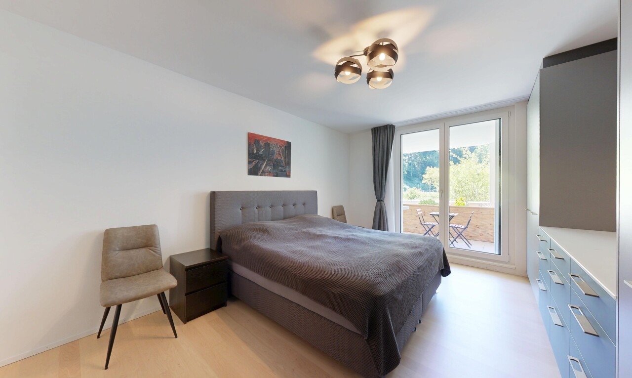 zimmer / schlafzimmer mit inside property, gipskartonwand, drywall, natürliches licht, und natural light