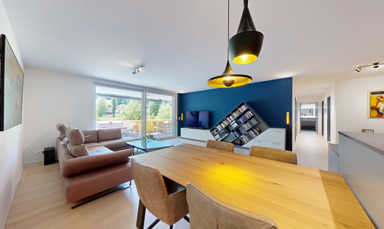 wohn- / esszimmer mit drywall, gipskartonwand, inside property, natural light, und natürliches licht
