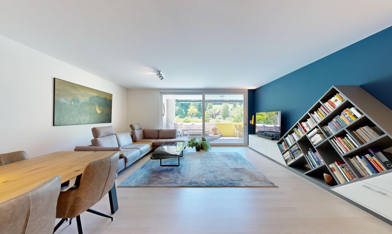 wohn- / esszimmer mit drywall, gipskartonwand, inside property, natural light, und natürliches licht