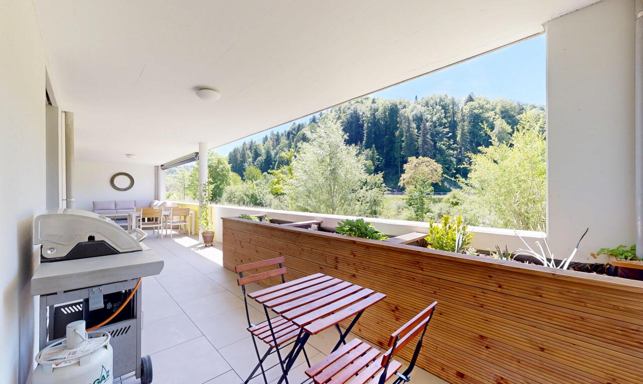 balkon mit essbereich im freien, day time, terrasse, grill, und wintergarten