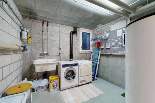 wäschekammer mit concrete floor, betonboden, inside property, concrete ceiling, und betondecke