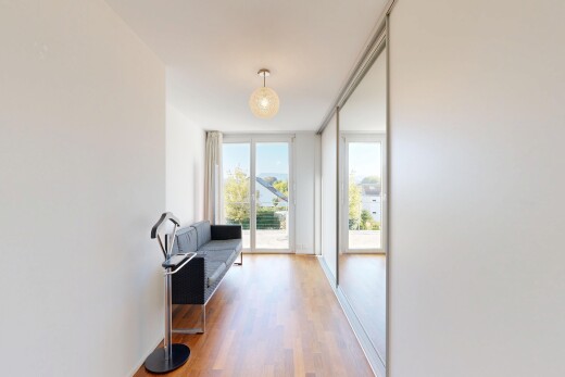 halle / korridor mit day time, drywall, gipskartonwand, natural light, und natürliches licht