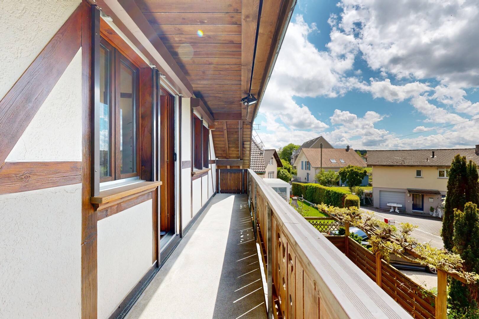 balcon avec day time, balcon, from property, vue résidentielle, et residential view