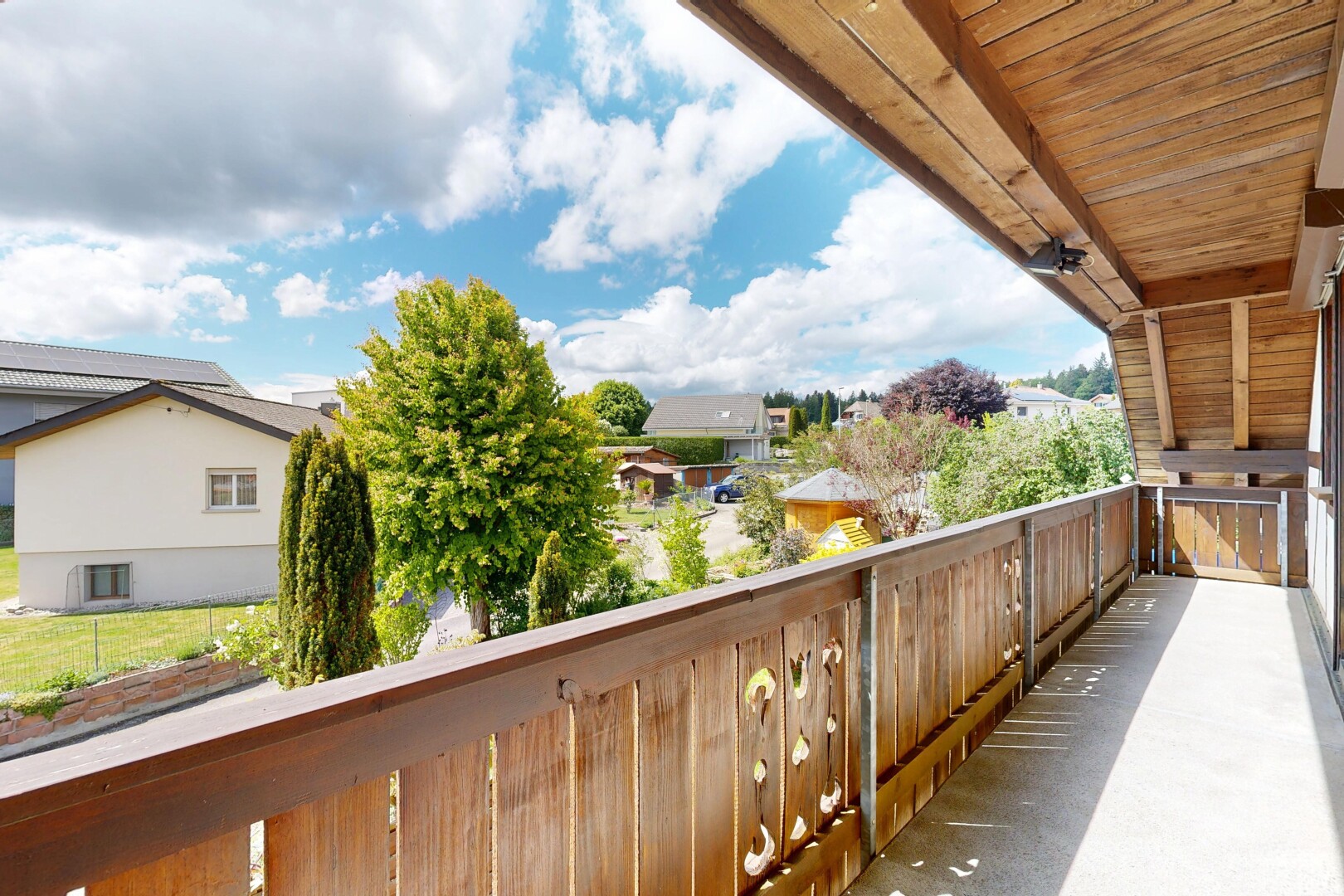 balcon avec from property, balcon, day time, residential view, et vue résidentielle