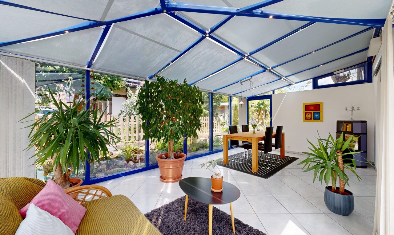 terrasse avec terrasse et coin repas extérieur