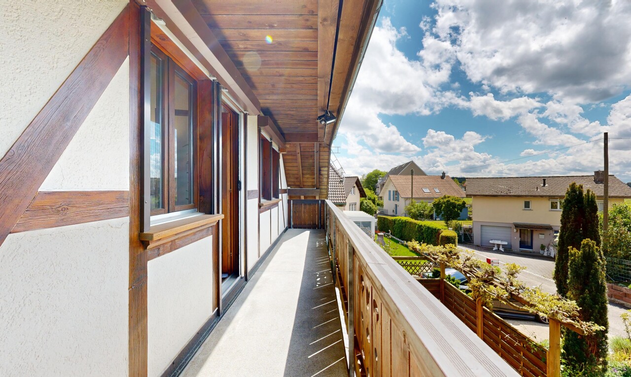 balcon avec day time, balcon, from property, vue résidentielle, et residential view