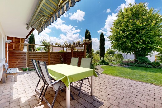 terrasse avec coin repas extérieur, from property, terrasse, clôture, et auvent