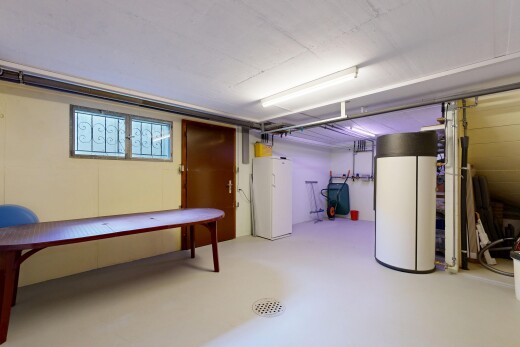 parking avec inside property