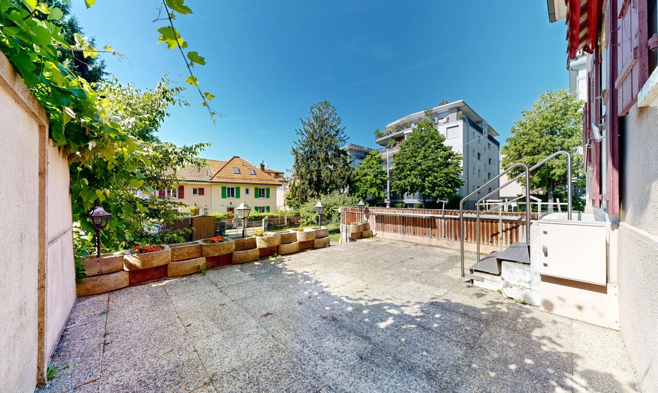terrasse avec day time, clôture, et from property