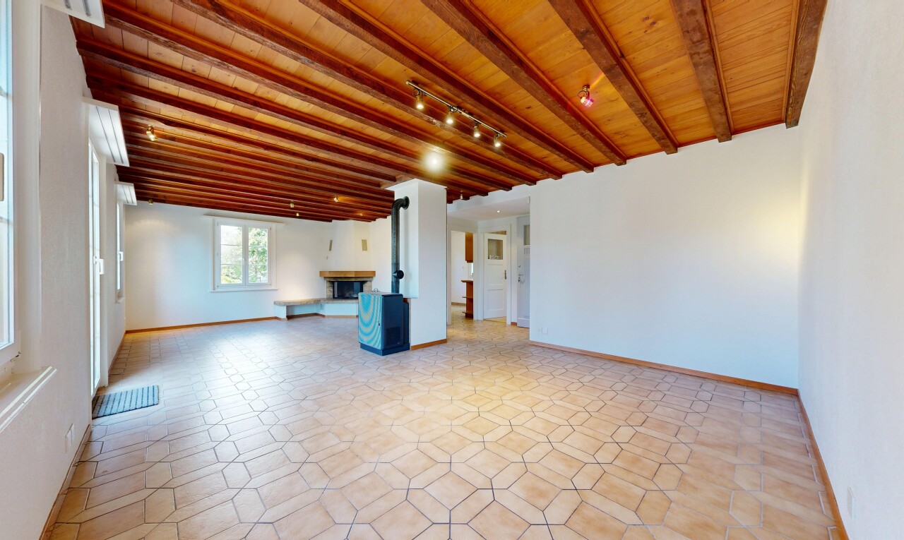 pièce vide avec éclairage sur rail, track lighting, inside property, light floor, et cloison sèche