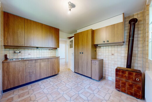 küche mit holzofen, inside property, light floor, küchenrückwand beim herd, und küchenrückwand beim Herd