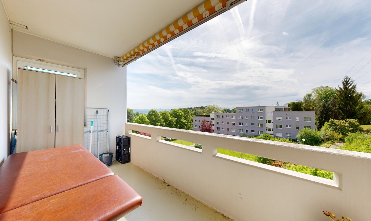 balcon avec from property, balcon, et day time