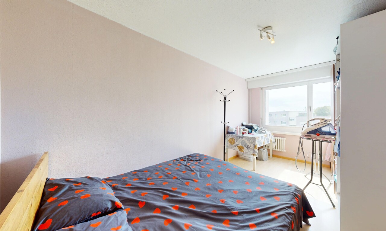 chambre avec lumière naturelle, natural light, cloison sèche, drywall, et inside property