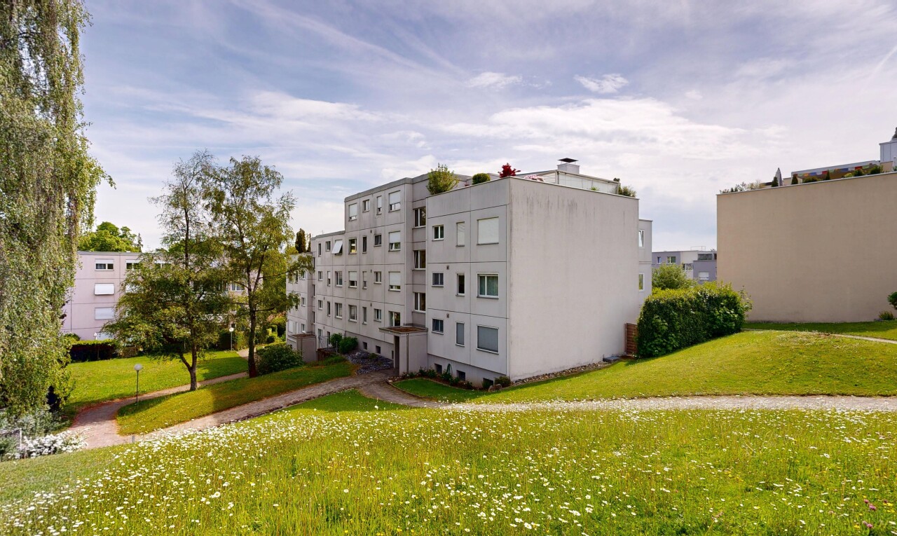 extérieur du bâtiment avec vue sur le complexe d'appartements, apartment complex view, et day time