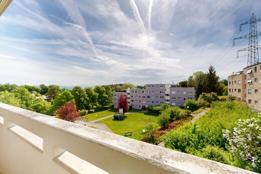 balcon avec from property, balcon, et day time