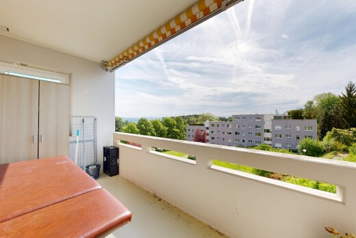balkon mit from property, balkon, und day time
