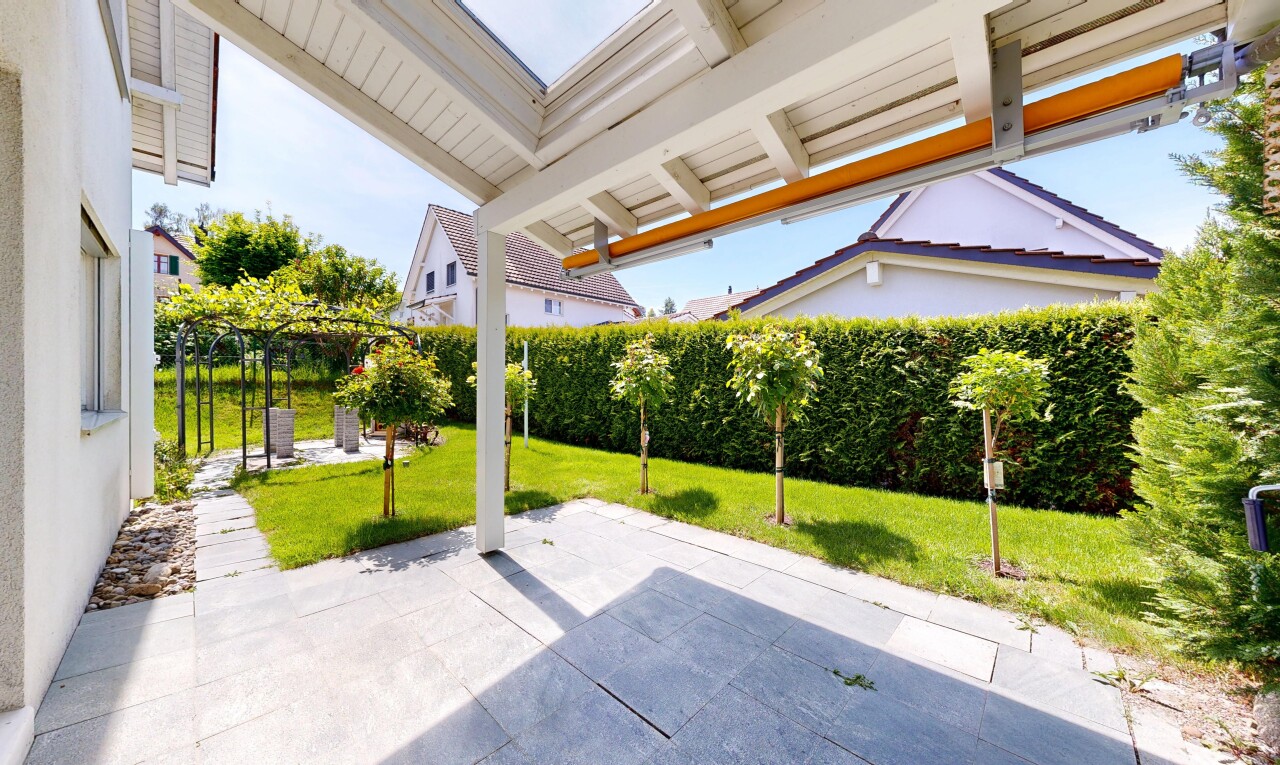 terrasse avec pelouse, from property, day time, clôture, et terrasse