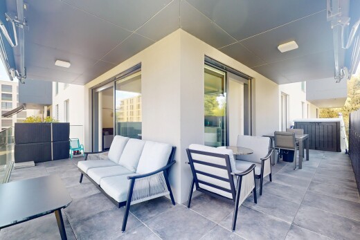 terrasse avec terrasse, espace de vie extérieur, et coin repas extérieur