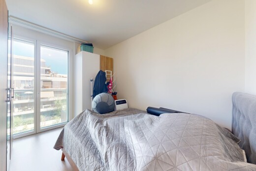 chambre avec inside property, natural light, lumière naturelle, drywall, et cloison sèche