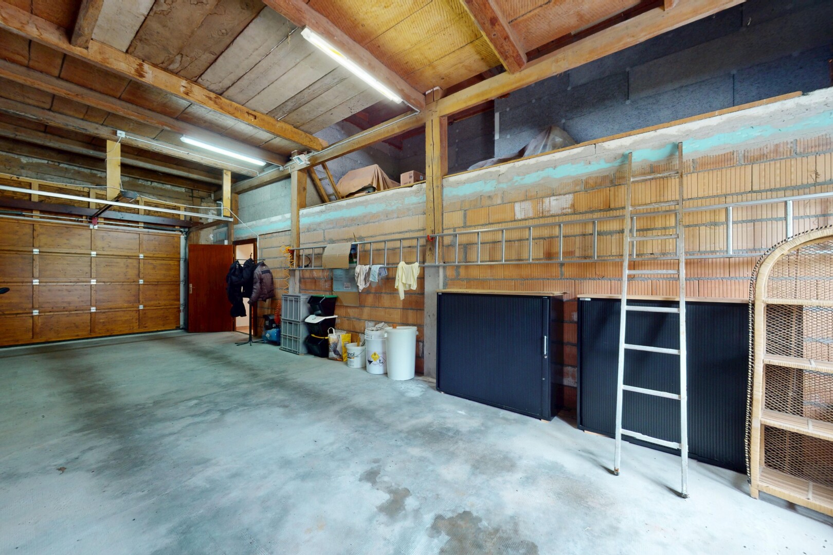 parking avec inside property et écurie