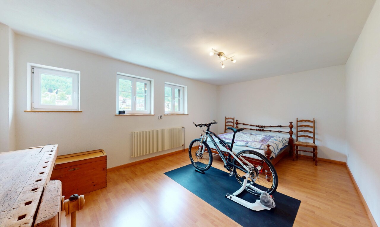 chambre avec radiateur, lumière naturelle, natural light, cloison sèche, et drywall
