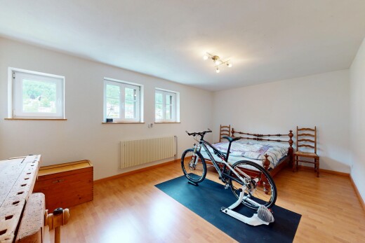 chambre avec radiateur, lumière naturelle, natural light, cloison sèche, et drywall