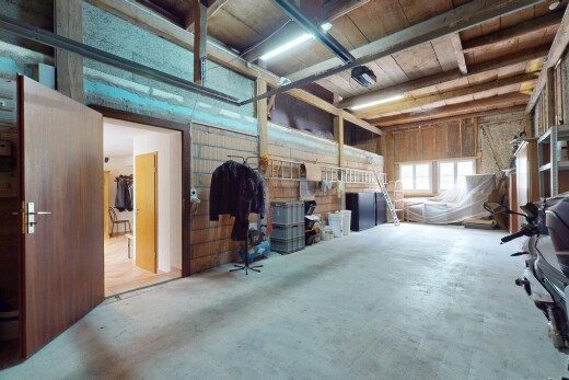 parking avec inside property