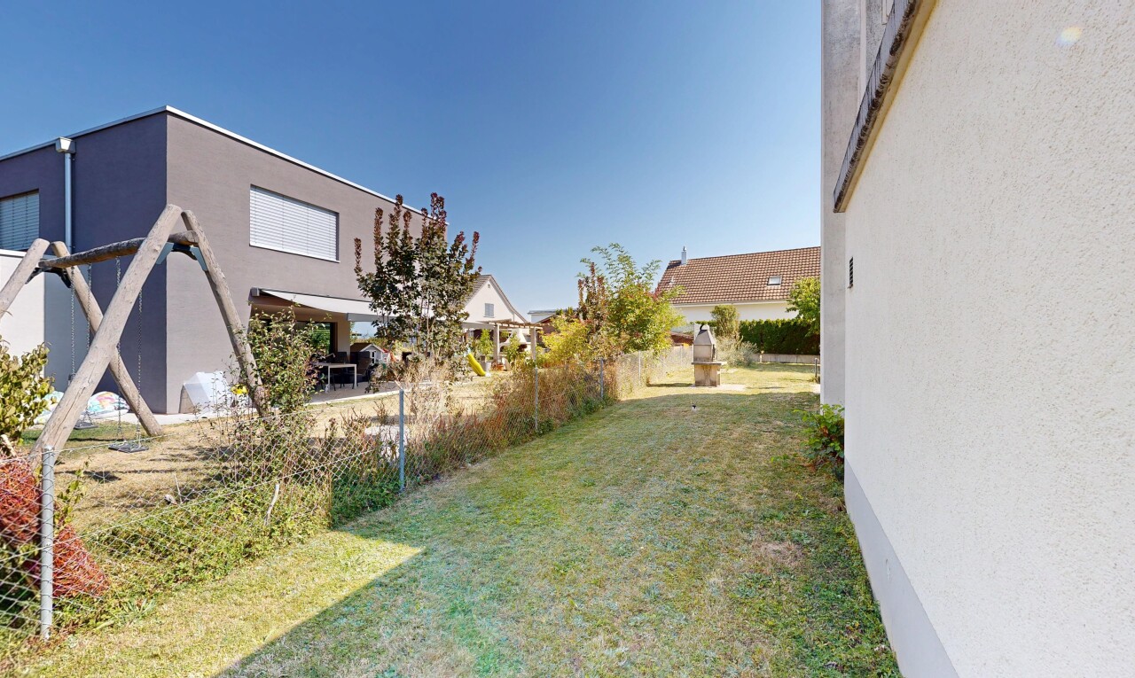 garten mit rasen, day time, from property, und zaun