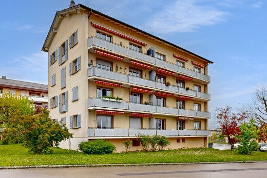 außenansicht mit blick auf wohnanlage