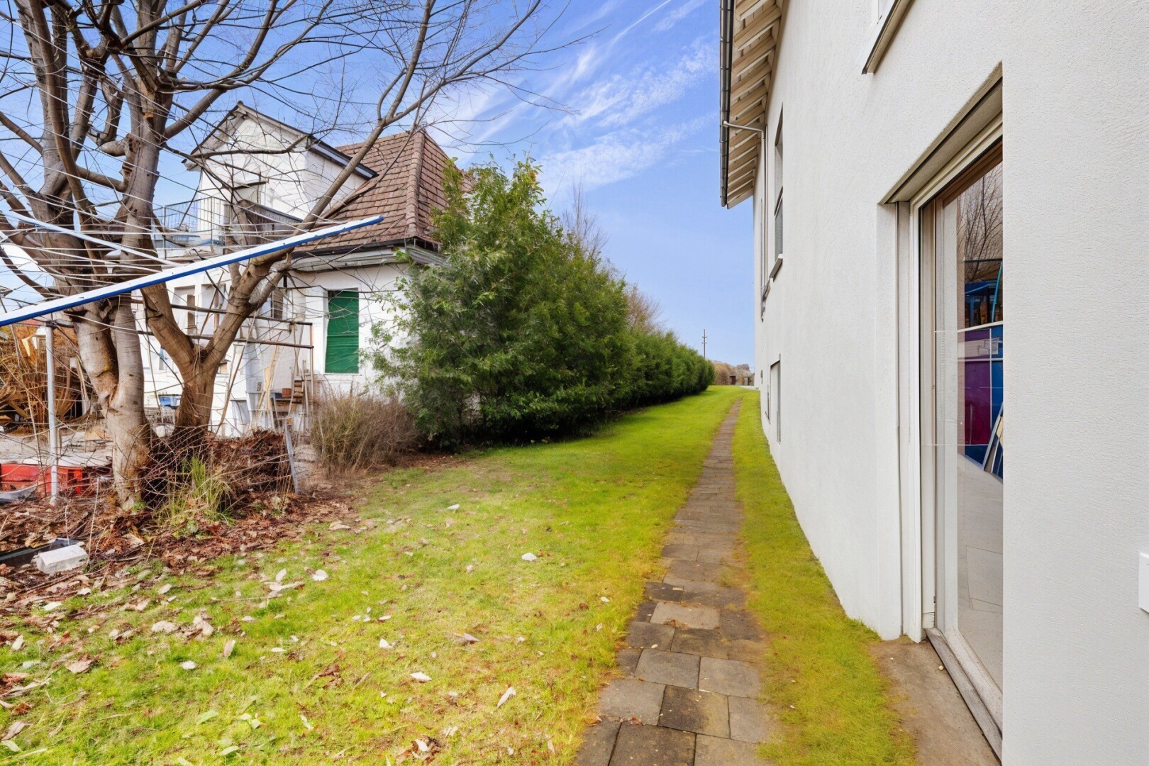 jardin avec pelouse, day time, et from property