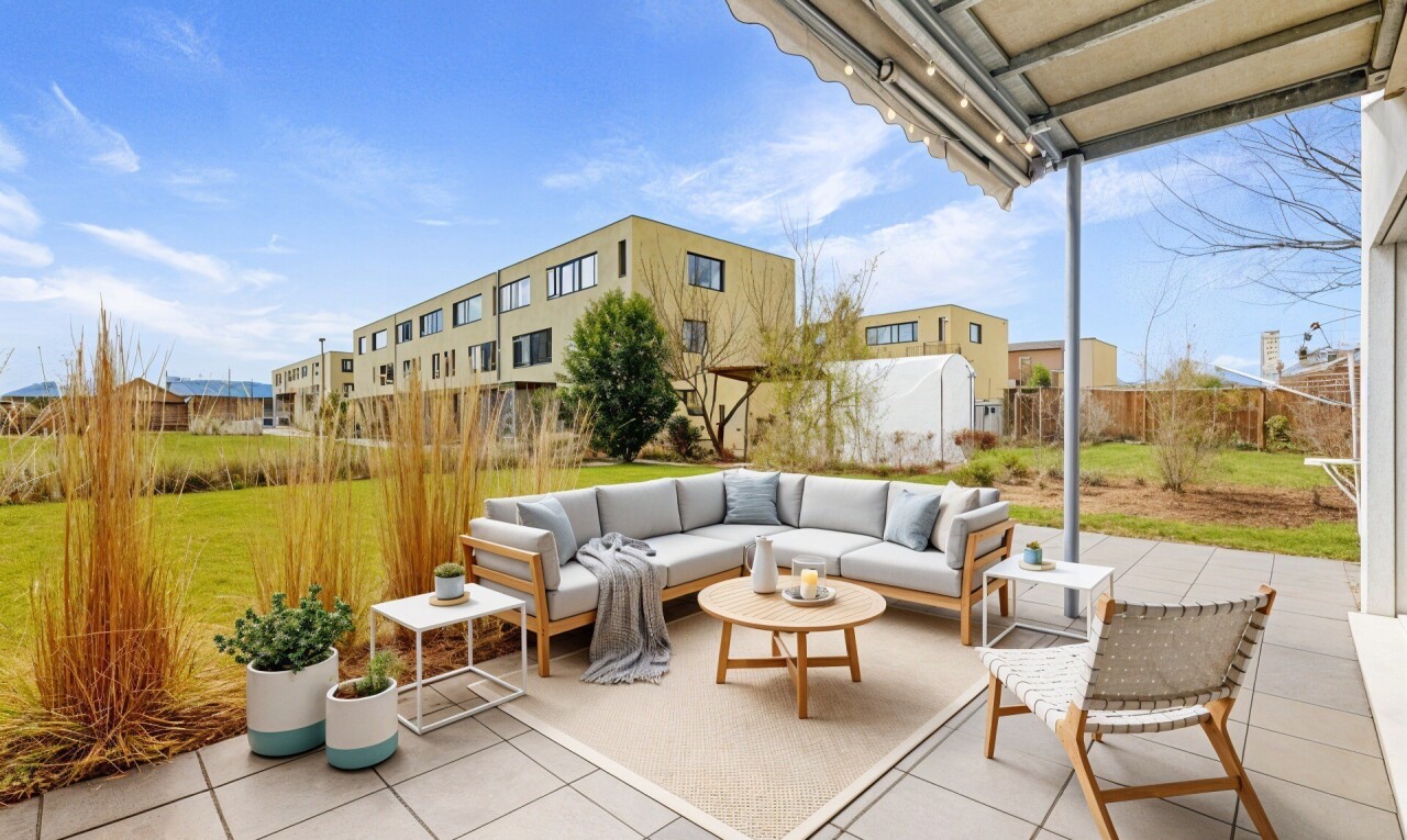 terrasse avec auvent, from property, day time, terrasse, et virtually staged