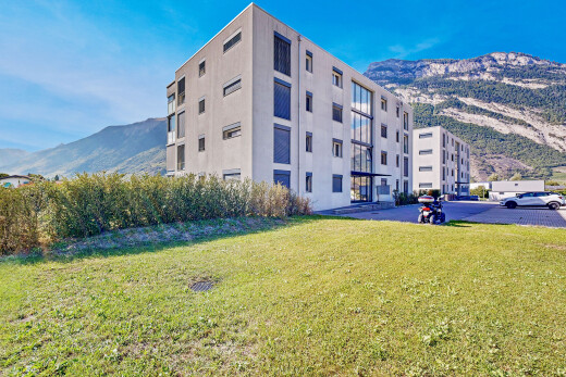 extérieur du bâtiment avec mountain view, vue sur la montagne, day time, et property visible