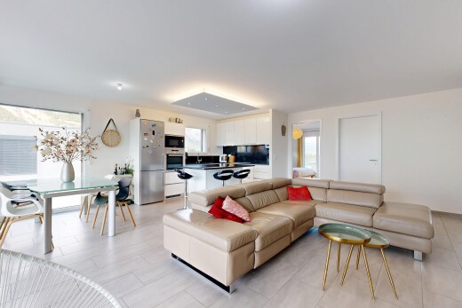 salon / salle à manger avec inside property, lumière naturelle, natural light, cuisine en forme de l, et cloison sèche
