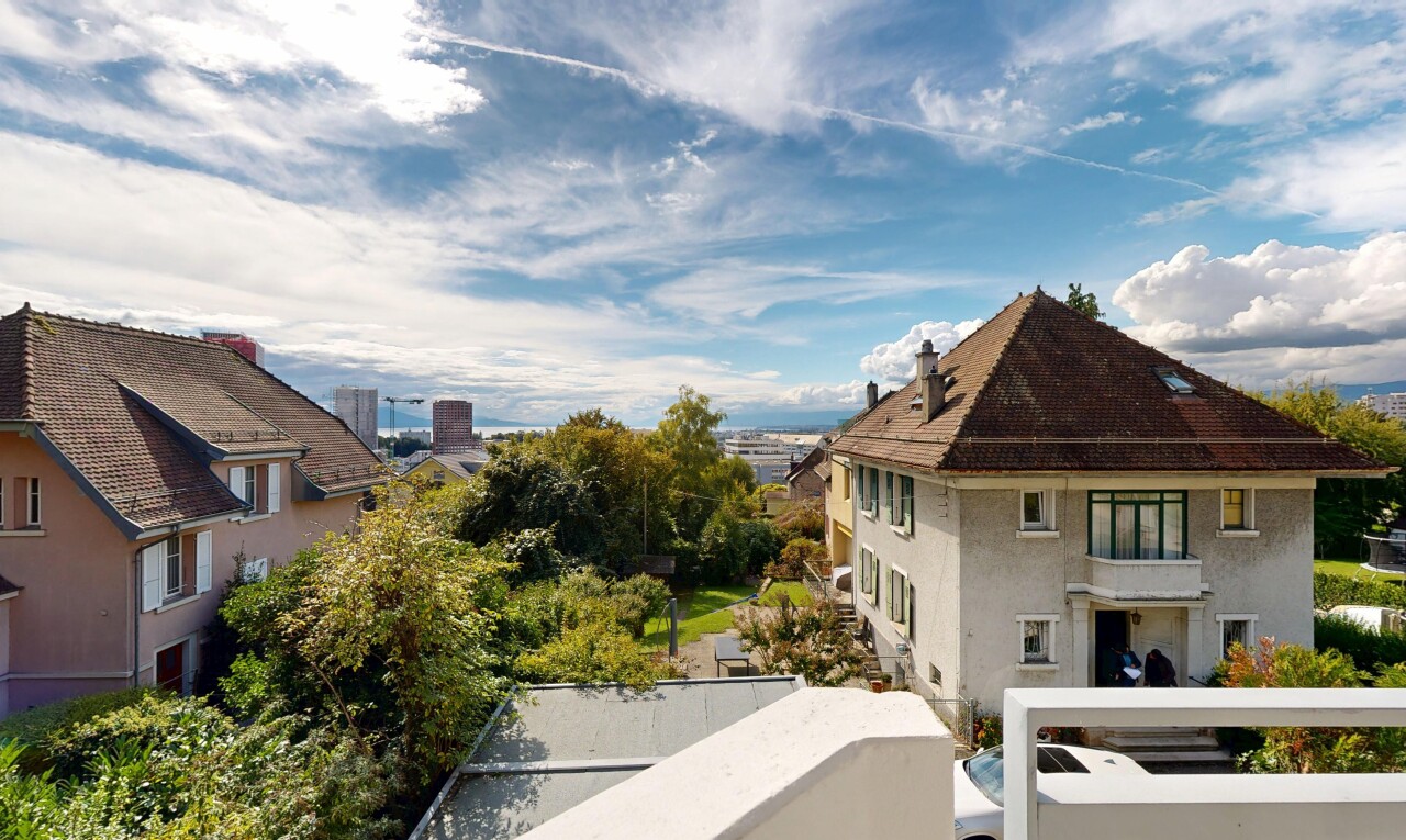 view of property with stucco siding