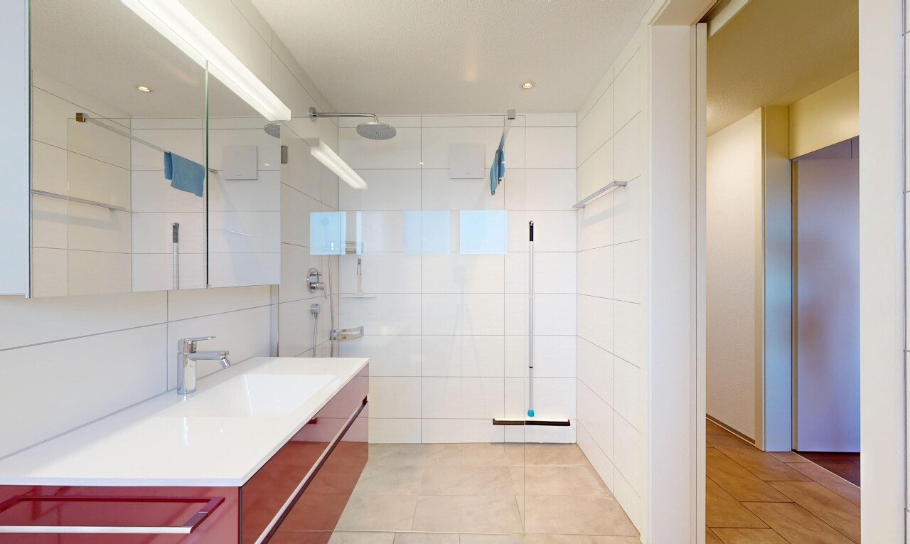 bad mit schminktisch, komplettes badezimmer, fliesenwand, tile wall, und dusche