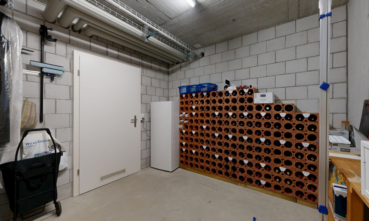 keller mit betonboden und concrete floor