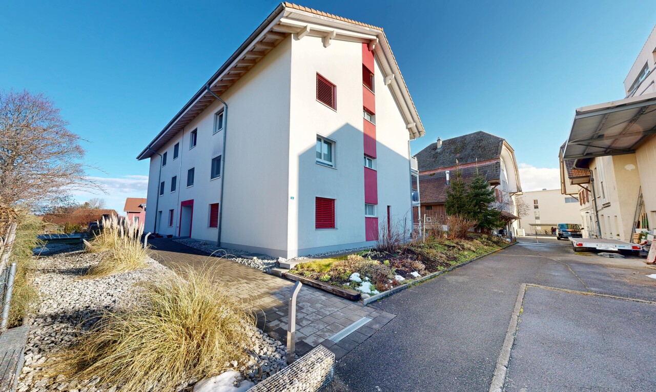 außenansicht mit from community, day time, blick auf wohnanlage, und apartment complex view