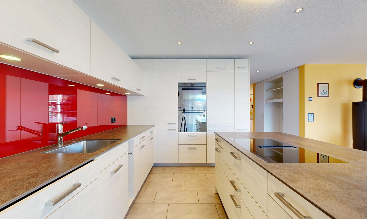 küche mit schränke mit flachen paneelen, flat panel cabinets, light floor, doppel backofen, und weiße schränke