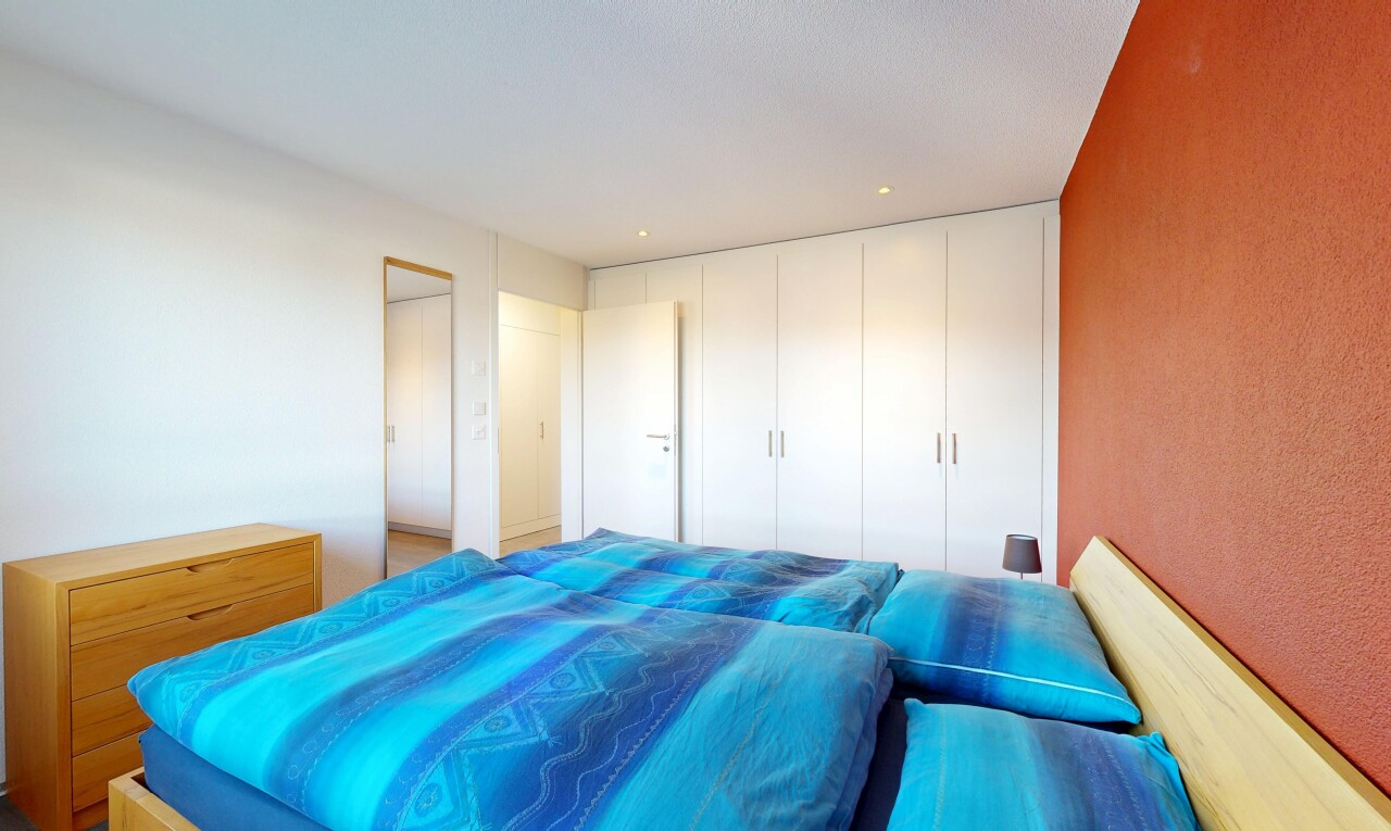 zimmer / schlafzimmer mit kleiderschrank, inside property, gipskartonwand, und drywall
