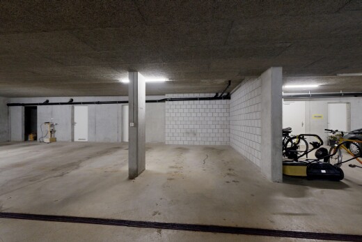 parking avec inside property