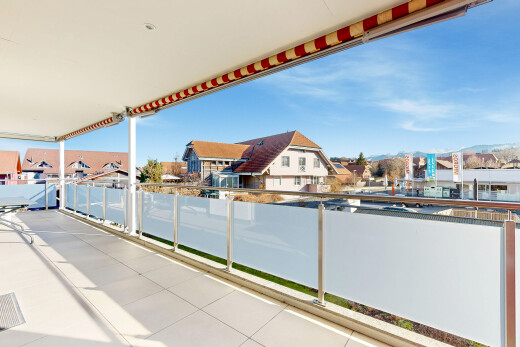 balcon avec from property, vue résidentielle, residential view, et day time