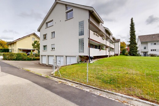 außenansicht mit property visible, overcast, und eingebaute garage