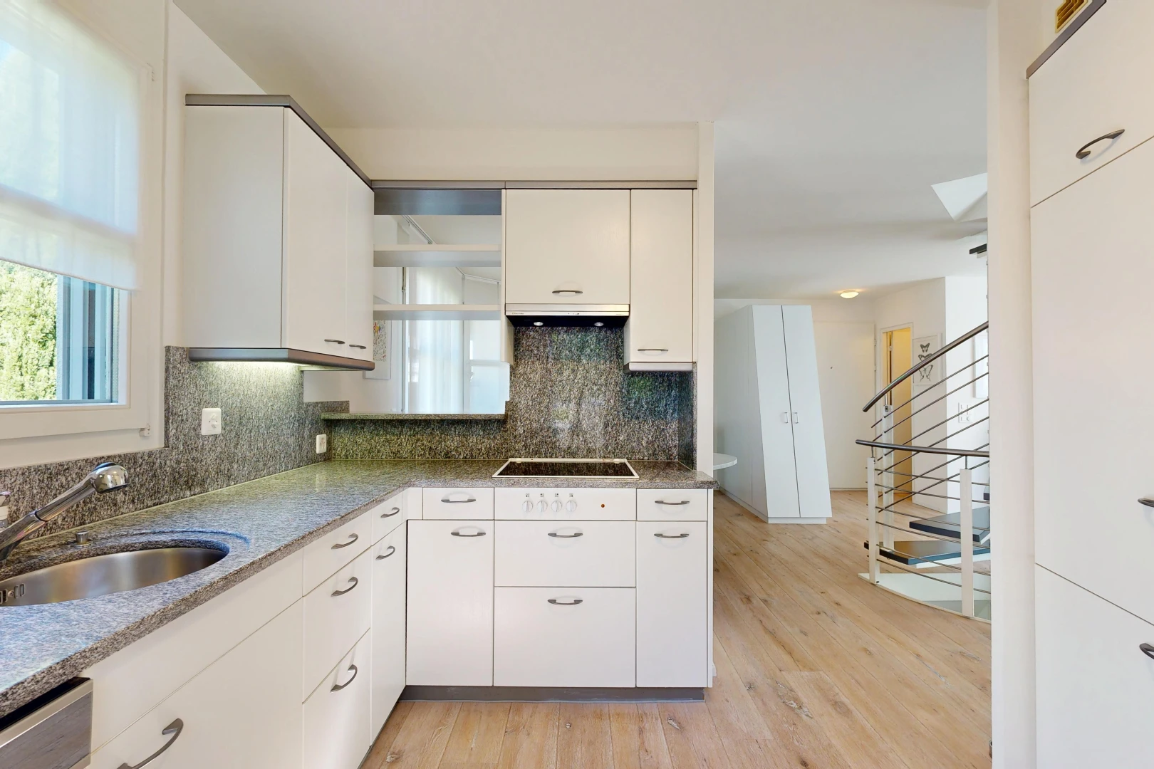 küche mit treppen, light floor, waschbecken, stone countertops, und stein arbeitsplatten