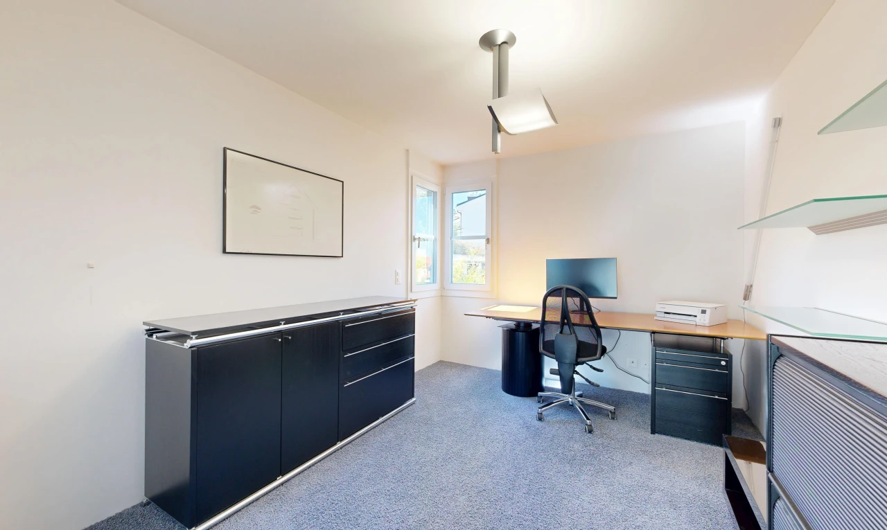 büro mit drywall, gipskartonwand, carpet, teppich, und natürliches licht