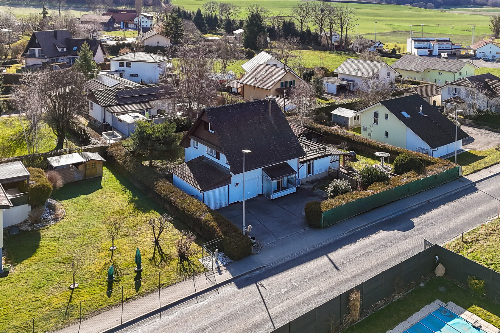 außenansicht mit wohngebietblick, residential view, zaun, golfplatzblick, und golf course view