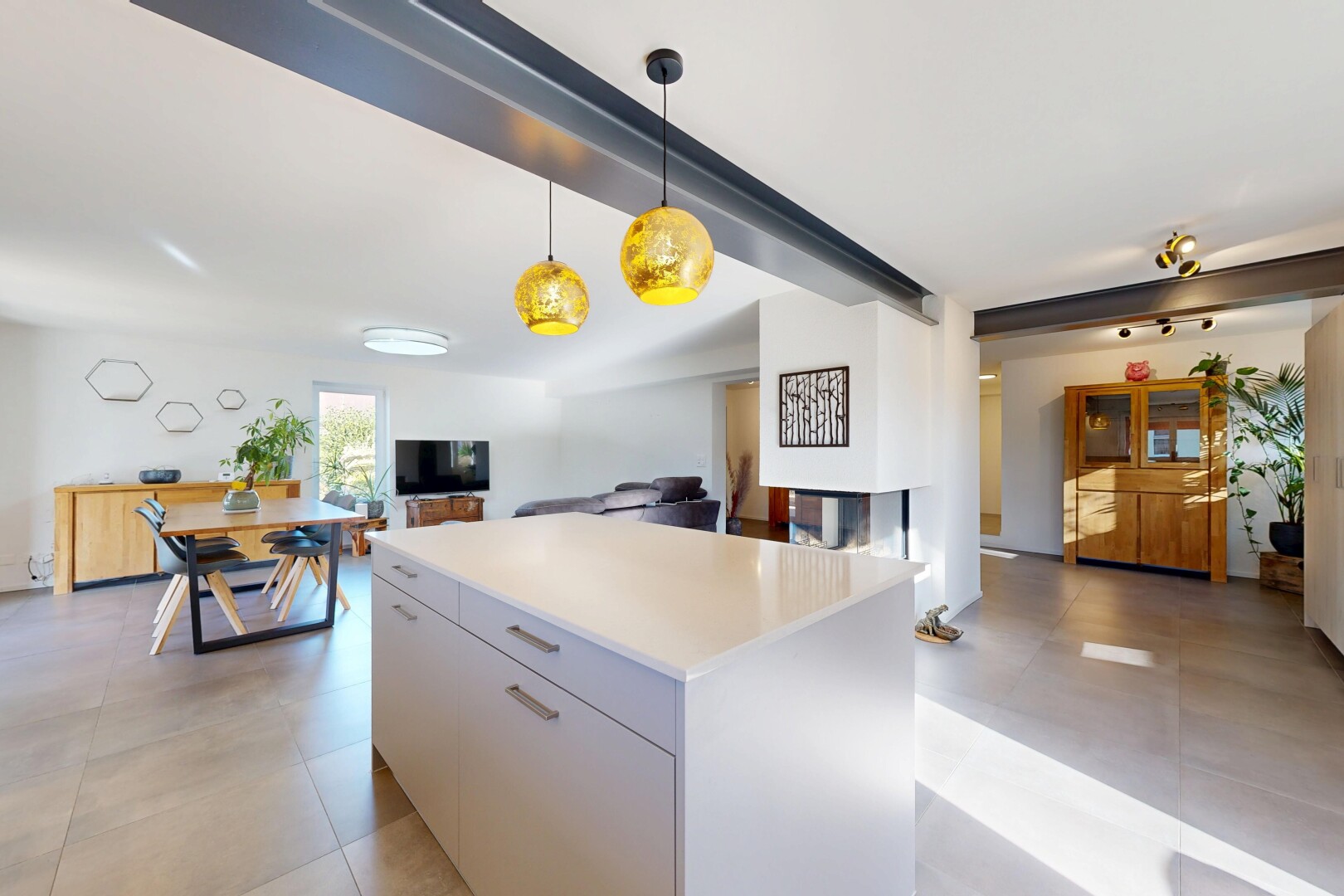 küche mit gipskartonwand, drywall, kücheninsel, kitchen island, und pendelleuchte