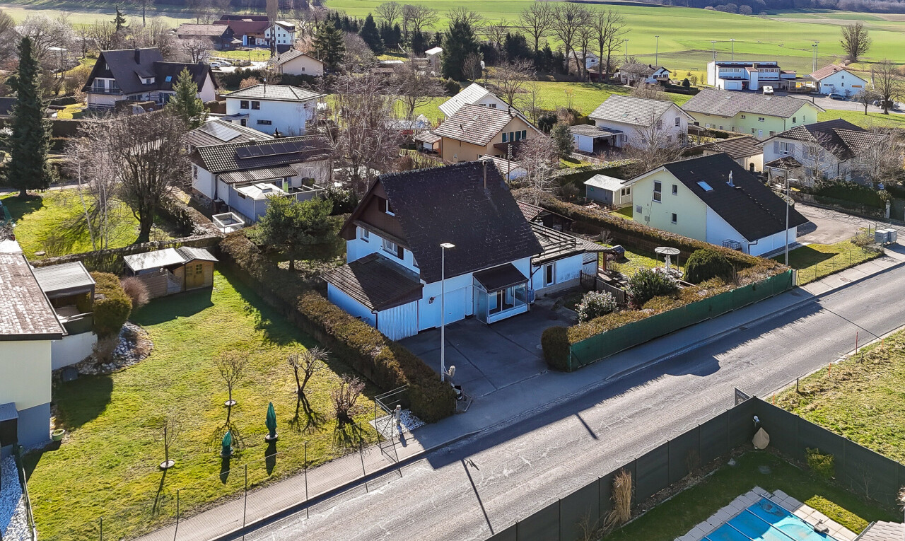 außenansicht mit wohngebietblick, residential view, zaun, golfplatzblick, und golf course view